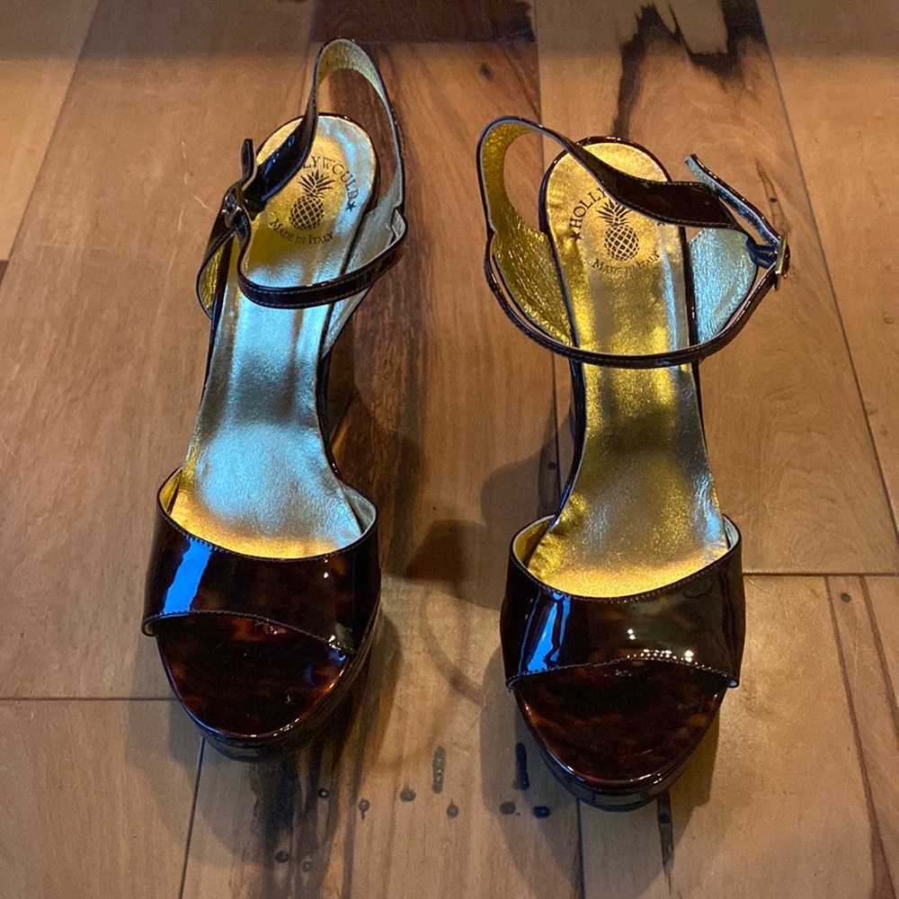 Hollywould Patent Leather Sandals Size 37 (7)